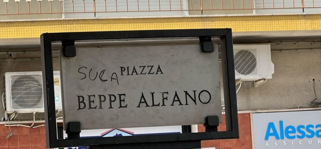 Barcellona, sfregiata la targa intitolata a Beppe Alfano