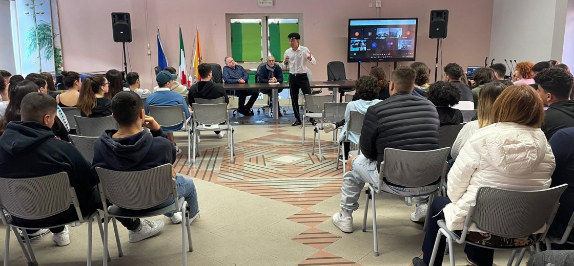 Lampedus'Amore, gli studenti delle Pelagie a scuola di giornalismo